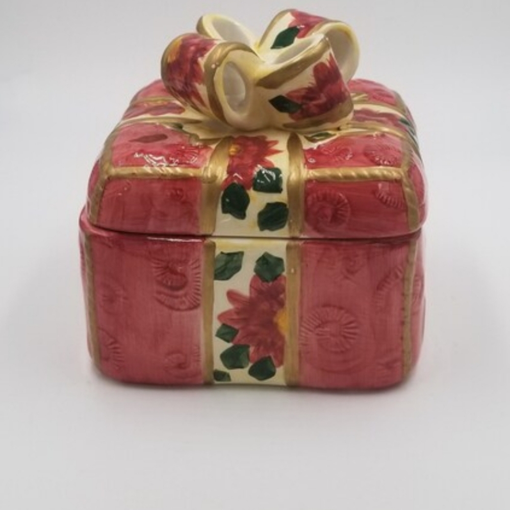 World Bazaar's Pink Ceramic Gift Trinket Box. 7GW4house
